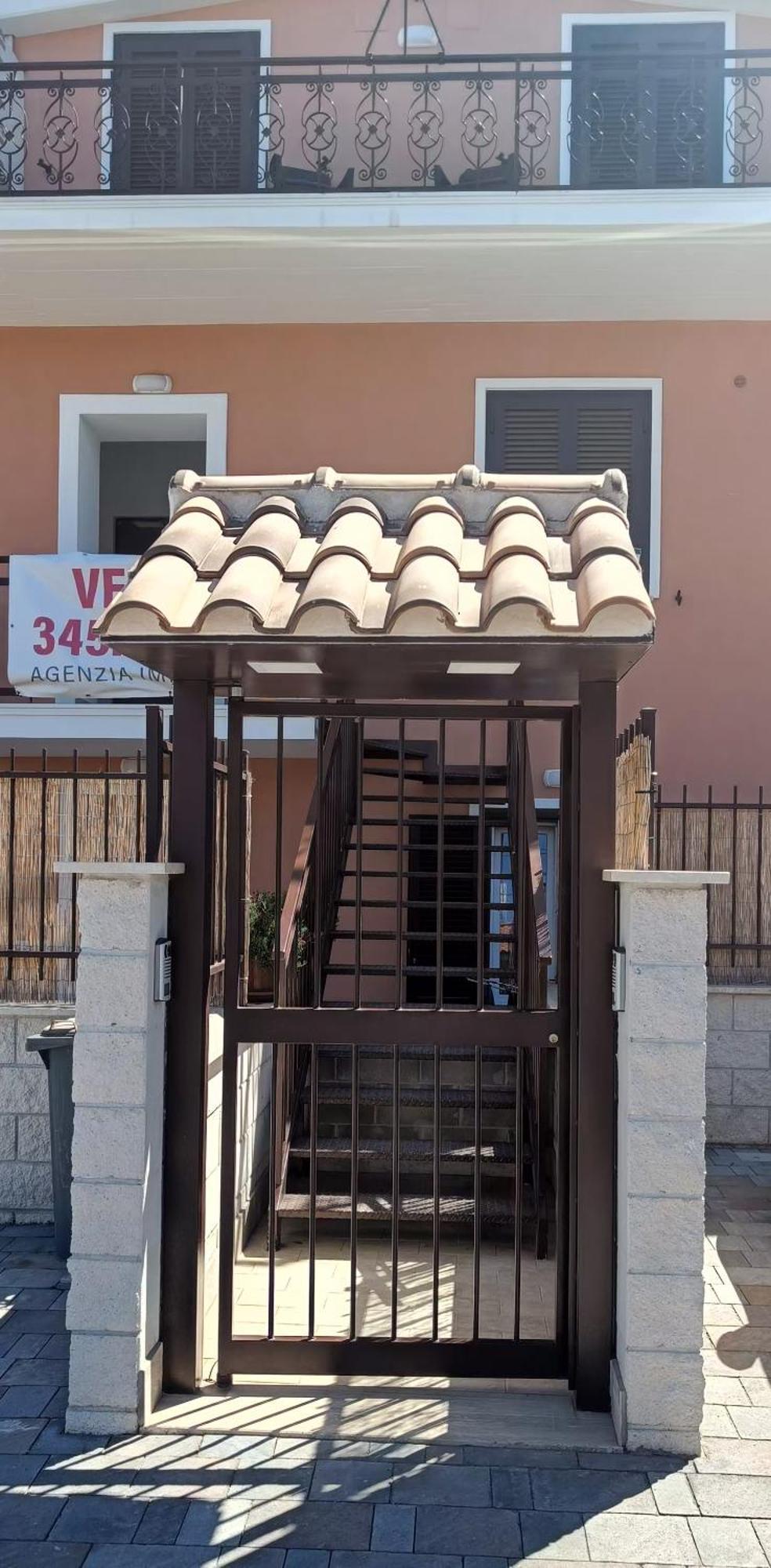 La Mansarda Di Andrew Βίλα Τσιαμπίνο Εξωτερικό φωτογραφία
